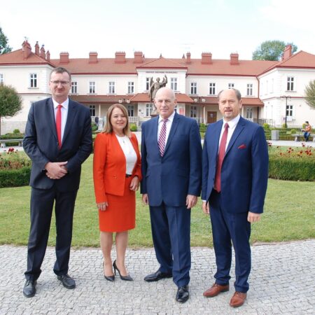 Delegacja prominentnych gości z USA w PWSTE w Jarosławiu