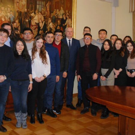 Wizyta studentów z Kazachskiego Uniwersytetu Państwowego im. Al-Farabi