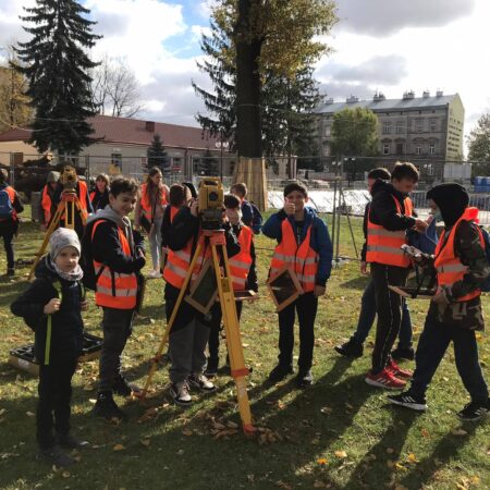 Zajęcia w ramach projektu „Przez ciernie do gwiazd”