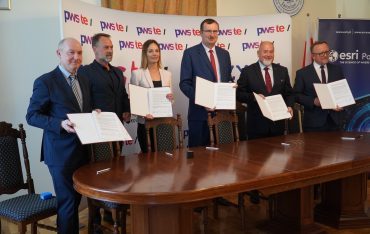 Podpisanie umowy na prace badawcze