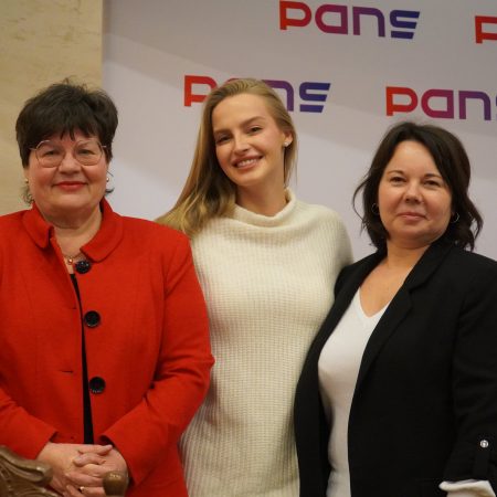 Przemoc i hejt wśród młodzieży – konferencja