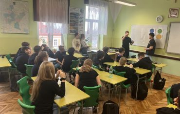 Wizyta studentów psychologii w Szkole Podstawowej nr 1 im. św. Królowej Jadwigi