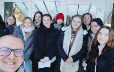 Studentki Wydziału Humanistycznego w SP w Roźwienicy – wizyta studyjna