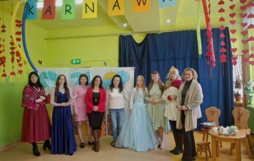 Teatr w przedszkolu – spotkanie studentek z najmłodszymi