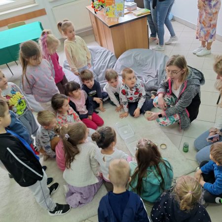 Warsztaty czytelnicze dla dzieci z Miejskiego Przedszkola nr 11 w Jarosławiu