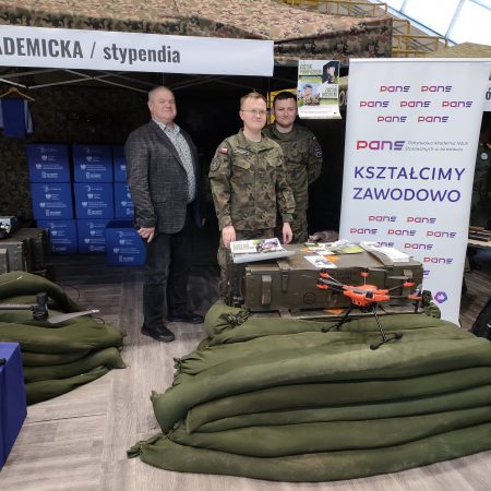 Nasi studenci na targach wojskowych w Stalowej Woli
