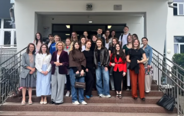 Studenci psychologii PANS w Jarosławiu podczas wydarzenia „Śniadanie na trawie”